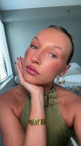 Jamie Grose's Instagram, Twitter & Facebook