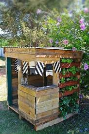 Fur Kinder 11 Coole Diy Bastelideen Mit Holzpaletten Seite 3 Von 10 Diy Bastelideen Hintergarten Spielhaus Garten Kinder Garten