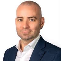 200+ perfiles de «Benevides»