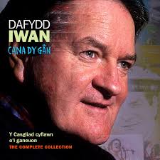 Y Pedwar Cae — Dafydd Iwan ac Ar Log