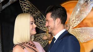 Dabei sieht katy ungeschminkt auch süß aus, oder? Couch Selfie Mit Orlando Katy Perry Zeigt Sich Ungeschminkt Promiflash De