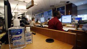 You may want to start the henna removal process by soaking your body in water with an exfoliating agent, like sea salt. Drinking Hand Sanitizer For A Cheap And Deadly Buzz