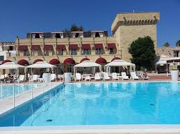 Santa maria di leuca è ancora oggi in grado di ammaliare chiunque, con la sua inalterata bellezza, il panorama mozzafiato, i tramonti disarmanti e un paesaggio naturale circostante meraviglioso. Messapia Hotel Resort 77 8 6 Prices Reviews Santa Maria Di Leuca Italy Tripadvisor