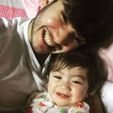 50 Adorable Photos That Prove Matt Evans Is Definitely Your #DaddyGoals