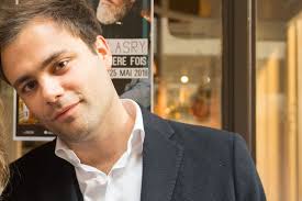 Trente ans séparent yann moix de la jeune marina kaye. On N Est Pas Couche Qui Est Charles Consigny Le Successeur De Yann Moix