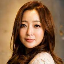 Kim hee sun is still appreciated and admired by many fans around the world especially china market. Kim Hee Sun Wiki Net Worth Married Husband Kids Bio Height Age