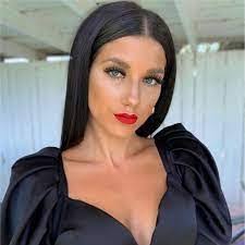 Brittany Holt's Instagram, Twitter & Facebook