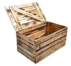 Maybe you would like to learn more about one of these? Le Grand Coffre Flambe Le Comptoir Des Caisses Caisses En Bois Vintage Coffres En Bois