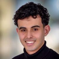 Lisa Batton's Instagram, Twitter & Facebook