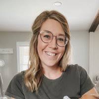 Katie Stouffer's Instagram, Twitter & Facebook