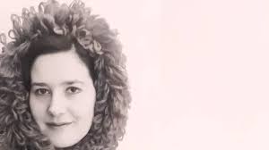 Las inquietudes artísticas de Tonia Vázquez, poeta y pintora de elegancia  innata