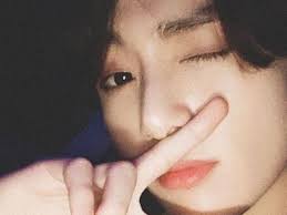 Jungkook recibe una parte de la luna por su cumpleaños 24 · 24 de agosto · 4000 mil pies . Feliz Cumpleanos Jungkook El Mejor Regalo Euphoria Llega A 50 M