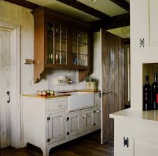 35 Farmhouse Kitchen Cabinet Ideas To Create A Warm And Welcoming Kitchen Design In Your Home Rustic Kitchen Cabinets Farmhouse Style Kitchen Vintage Kitchen Cabinets
