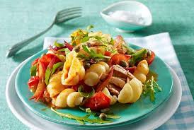 Nudeln Mit Thunfisch In Tomaten Kapern Sosse Rezept Nudeln Mit Thunfisch Rezepte Und Lebensmittel Essen