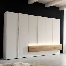 Moderner Kleiderschrank Lackiertes Holz Massivholz Faltturen Gentis Hulsta Wall Wardrobe Design Wardrobe Design Bedroom Bedroom Furniture Design
