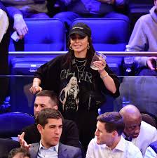 We acknowledge that ads are annoying so that's why we try to keep our page clean of them. Vanessa Hudgens La Lakers Vs Ny Knicks In New York 01 22 2020 Celebmafia