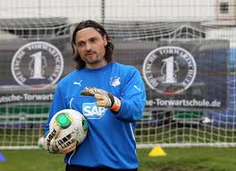 Lutz pfannenstiel (born 12 may 1973 in zwiesel) is a german former professional football goalkeeper and current football board member. Lutz Pfannenstiel The Goalkeeper Who Is In The Guinness World Records Was Locked In A Singapore Jail For 101 Days Died On The Pitch And Borrowed A Penguin