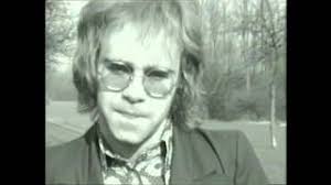 Elton John : sa vie en dix chansons