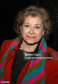 Susan Larkin's Instagram, Twitter & Facebook