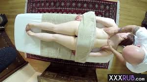 Wet babe Siri Dahl enjoyed amazing massage and gave a massage guy perfect  blowjob - XNXX.COM