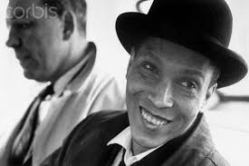 Sự vô cảm của nhân chứng sau cái chết của cô gái người Mỹ