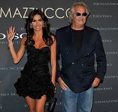 La coppia si è recentemente separata ma i primi tempi difficili a seguito del divorzio sono ormai lontani e i due sembrano aver ritrovato la serenità. Elisabetta Gregoraci E Flavio Briatore Coppie 40 Anni