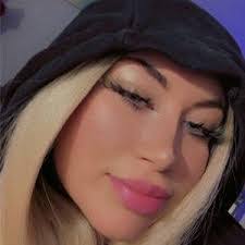 Amber Duval's Instagram, Twitter & Facebook