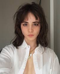 Violet Schwartz's Instagram, Twitter & Facebook