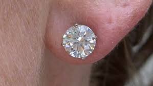 How To Buy Diamond Stud Earrings