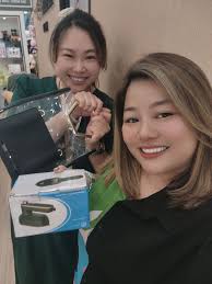 昨天来找美女Dorcas Dorcas 拿奖品啦，她长得好可爱啊，那么巧我们两个都喜欢青色，很开心拿到奖品谢谢我爱靠北