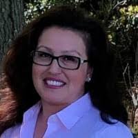 Lisa Mallari's Instagram, Twitter & Facebook