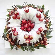 A christmas bundt cake looks precisely like a christmas wreath! Christmas Wreath Bundt Cake Cake By Michelle Chan Cakesdecor