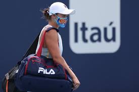 World number one simona halep is beaten by agnieszka radwanska in the third round of the miami open. Nnsazawfvrxdjm