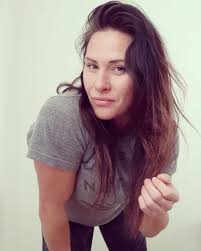During some periods she has even been ranked as the #1 female fighter, according to her fighting streaks, which sometimes amounted to even doing 6 fights without losing or coming to a draw. Cat Zingano And Mackenzie Dern Catzingano