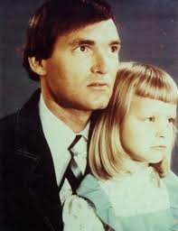 Danish Arctic explorer Peter Freuchen with his first wife, Navarana  Mequpaluk in 1912. She would pass away from the Spanish Flu in 1921.⁣ ⁣  Freuchen went