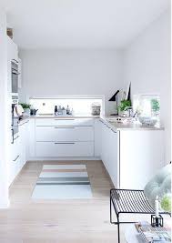 Paper Carpet Teppich Von Hay Macht Sich Trotz Papierner Qualtat Auch Als Kuchenteppich Oder Als Laufer Im Kitchen Interior Kitchen Dinning Room Home Kitchens