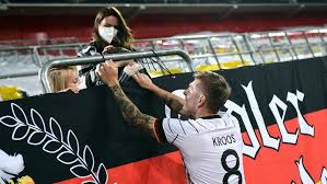 Web oficial con la ficha detallada de kroos, centrocampista del real madrid, con su estadísticas y las mejores fotos, vídeos y noticias. Qi4fvup9ulcf0m