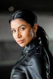 Evelyn Gonzalez's Instagram, Twitter & Facebook