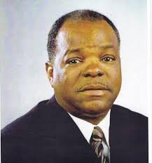 First elected black county commissioner dies