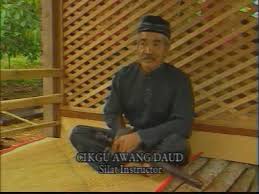 Salah satu tanda semakin dekatnya hari kiamat adalah dengan hancurnya tembok zulkarnain ya'juj. Panglima Harimau Singa Berantai Cikgu Hj Awang Daud Aku Dan Gayong