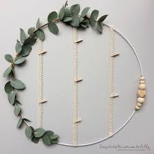 Se placent entre les croisillons. Couronne Eucalyptus Pele Mele