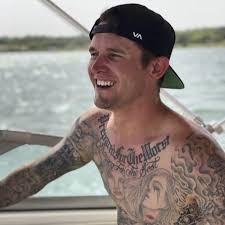 Keith Roberson's Instagram, Twitter & Facebook