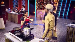 The cooks get two comalis as their partners to increase their chance of winning in the competitive round to evade the elimination. Cook With Comali 21 February 2021 Elimination Task Highlights Pavi Is Safe This Contestant Is Eliminated This Week Thenewscrunch