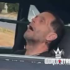 THIS POV. I HAVE NEVER SEEN BEFORE omg. i was hoping we'd get a view like  this at some point! it makes me so happy to see there was a kiddo next