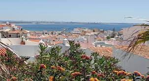 Surfurlaube & surfcamps an den bekanntesten surfspots der welt. Lagos Portugal 360