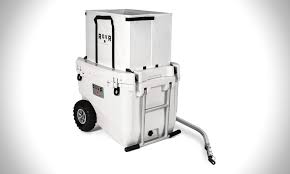 Quality can vary greatly with cooler wheels. 8 Best Coolers With Wheels That Are Practical And Stylish 2021 Edition