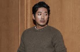 One of the highest grossing actors in south korea, ha's starring films have accumulated more than 100 million tickets. Ha Jung Woo Picks Favorite Male And Female Co Stars Soompi