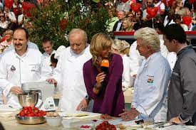 Find the perfect kochschürze stock photos and editorial news pictures from getty images. Zdf Fernsehgarten Mit Andrea Kiwi Kiewel Tickets Termine Programm Und Infos Mopo De