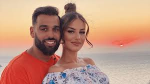 Kamila ▲ as a name for girls is of latin and arabic origin, and the meaning of kamila is helper to the priest; Kamila Et Nore En Deuil Les Deux Jeunes Parents Sont Devastes