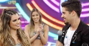 Montagem/tv foco) isabella arantes esclareceu boatos de que zé felipe lhe traiu com outro homem. Ze Felipe Anuncia Noivado Com Com Isabella Arantes Bailarina Do Faustao